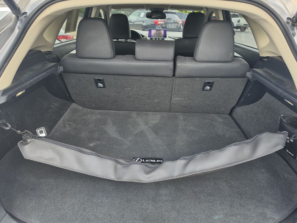 Photo 8 of this LEXUS NX