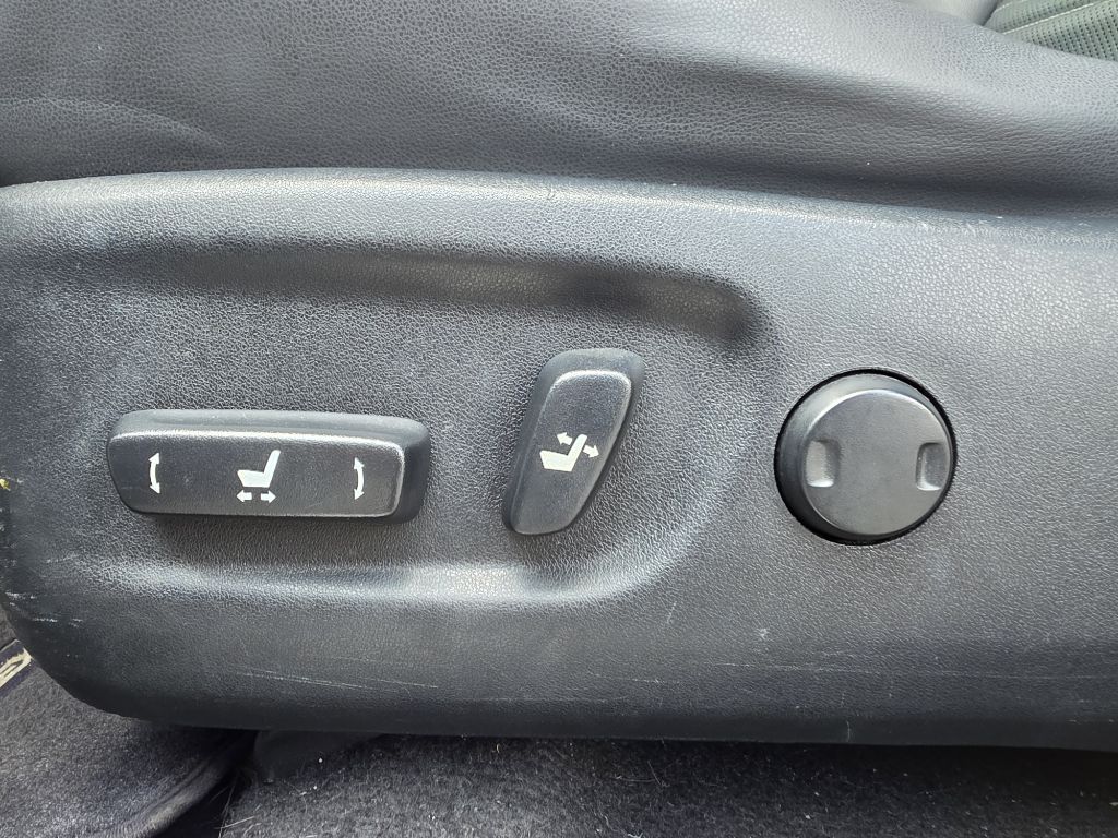 Photo 19 of this LEXUS NX
