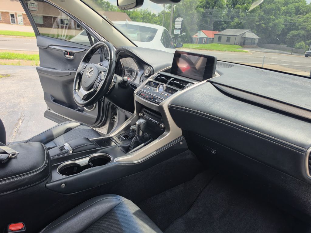 Photo 31 of this LEXUS NX