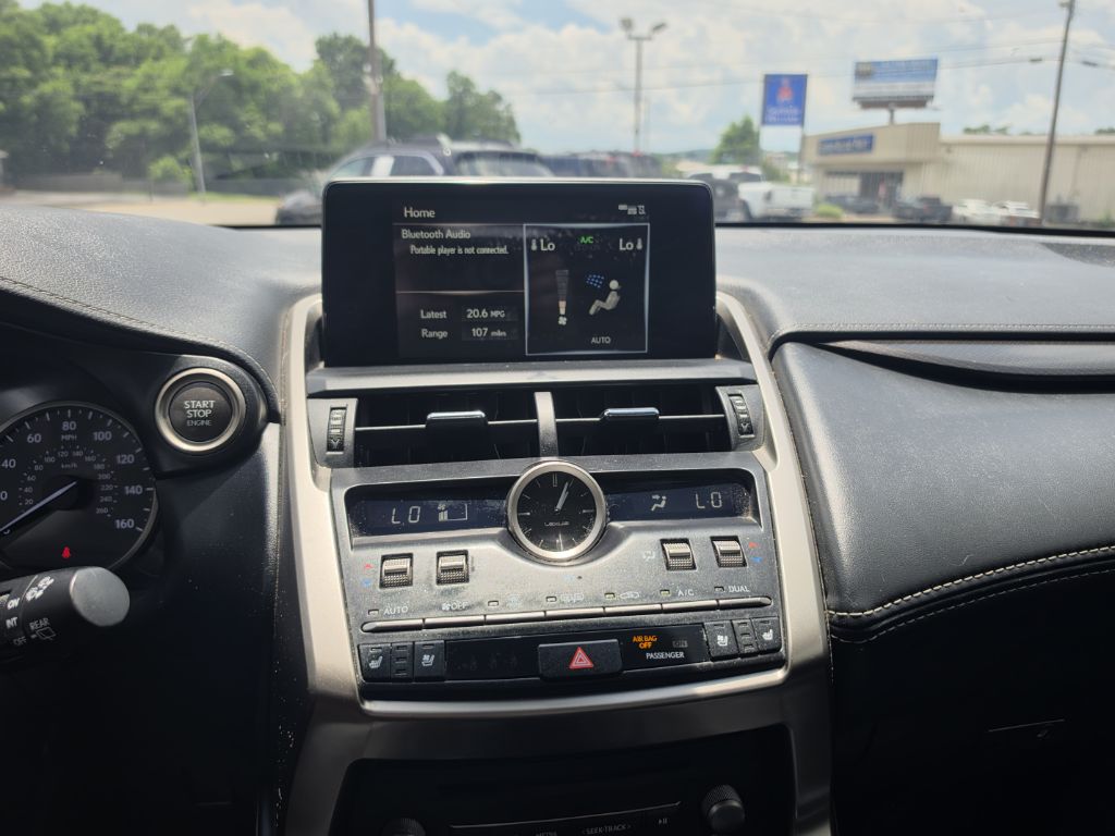 Photo 33 of this LEXUS NX