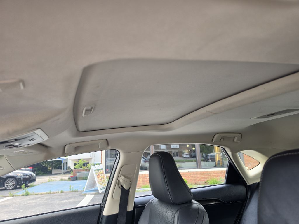 Photo 22 of this LEXUS NX