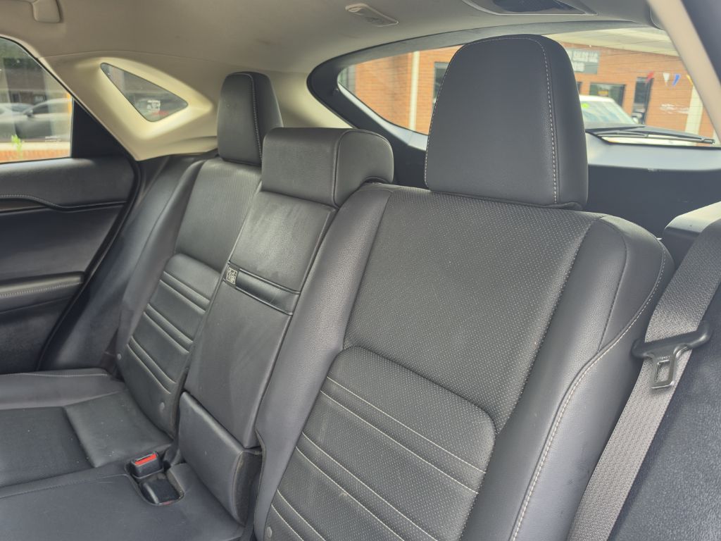 Photo 27 of this LEXUS NX