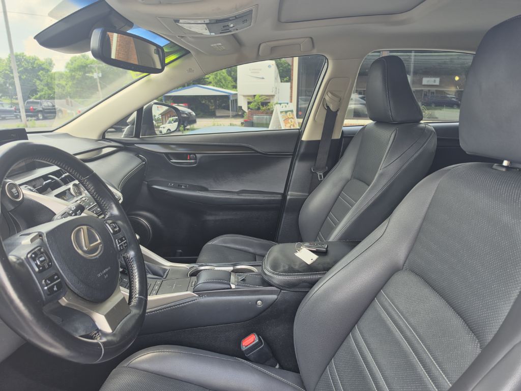 Photo 25 of this LEXUS NX