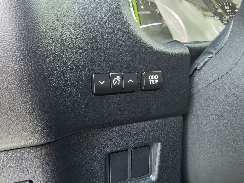 Photo 18 of this LEXUS NX