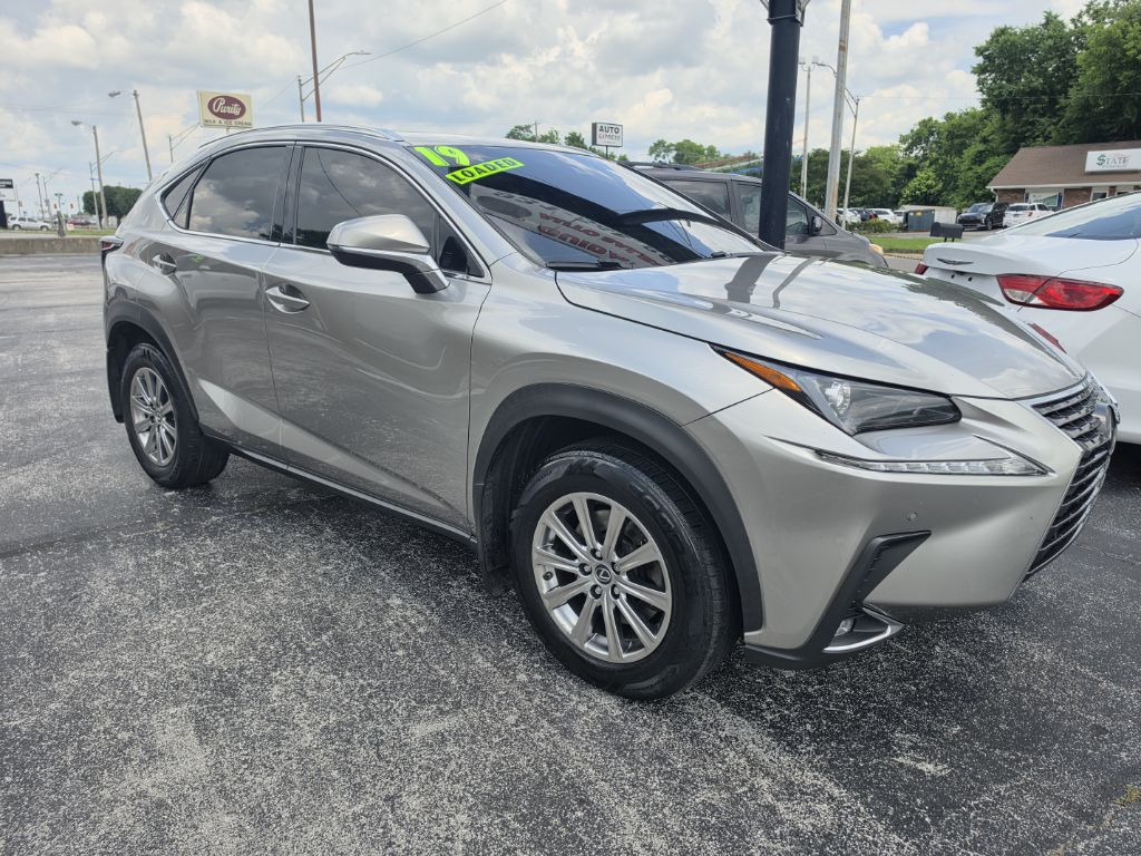 Photo 14 of this LEXUS NX