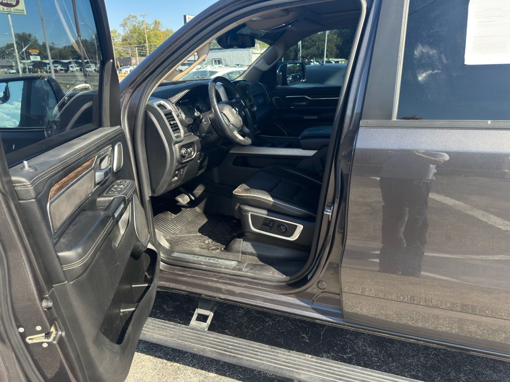 Photo 17 of this RAM 1500
