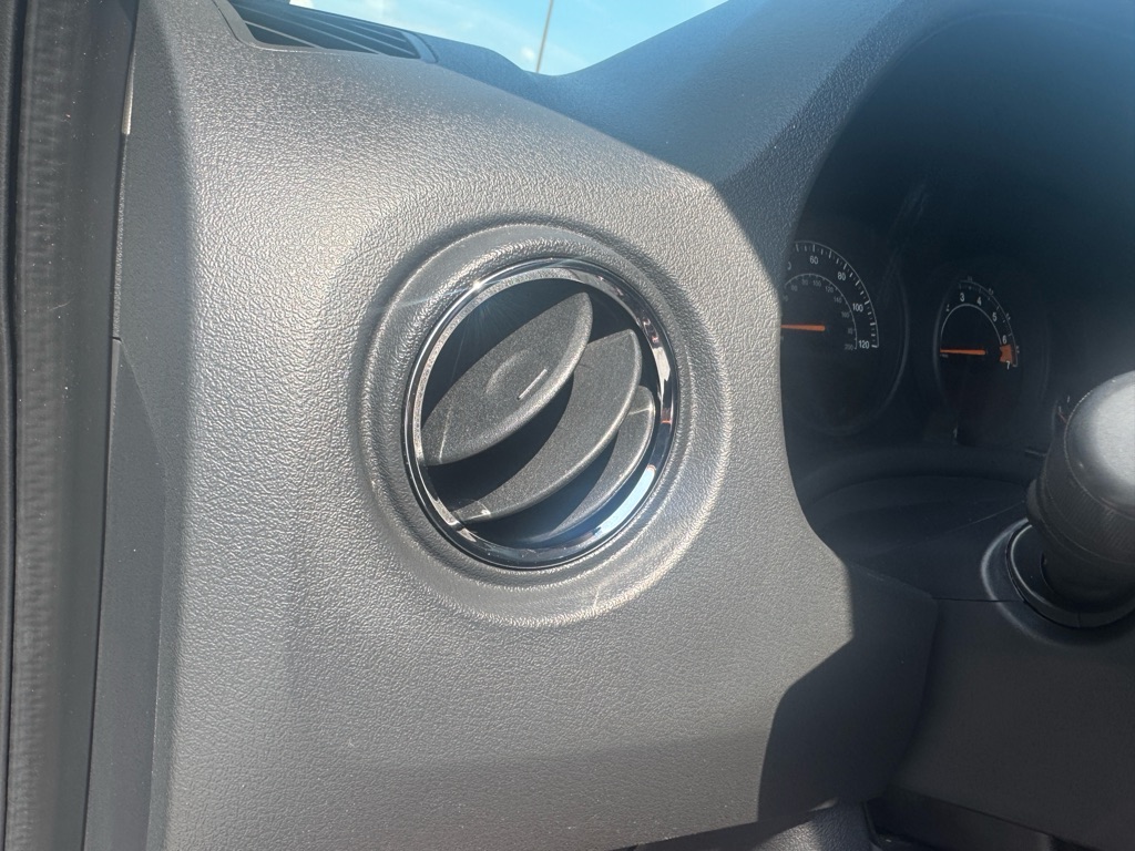 Photo 13 of this JEEP PATRIOT
