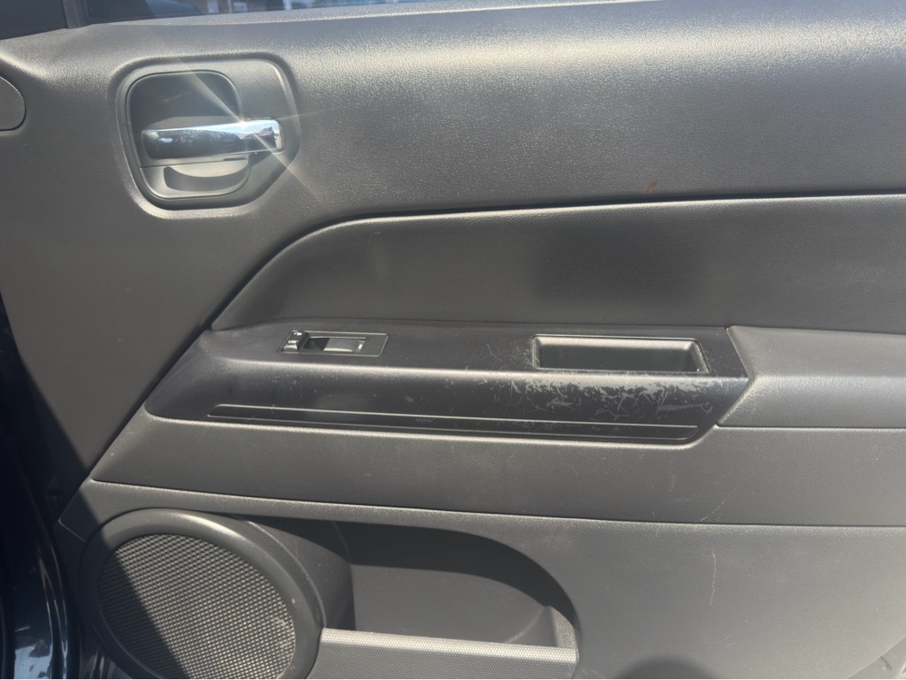 Photo 29 of this JEEP PATRIOT