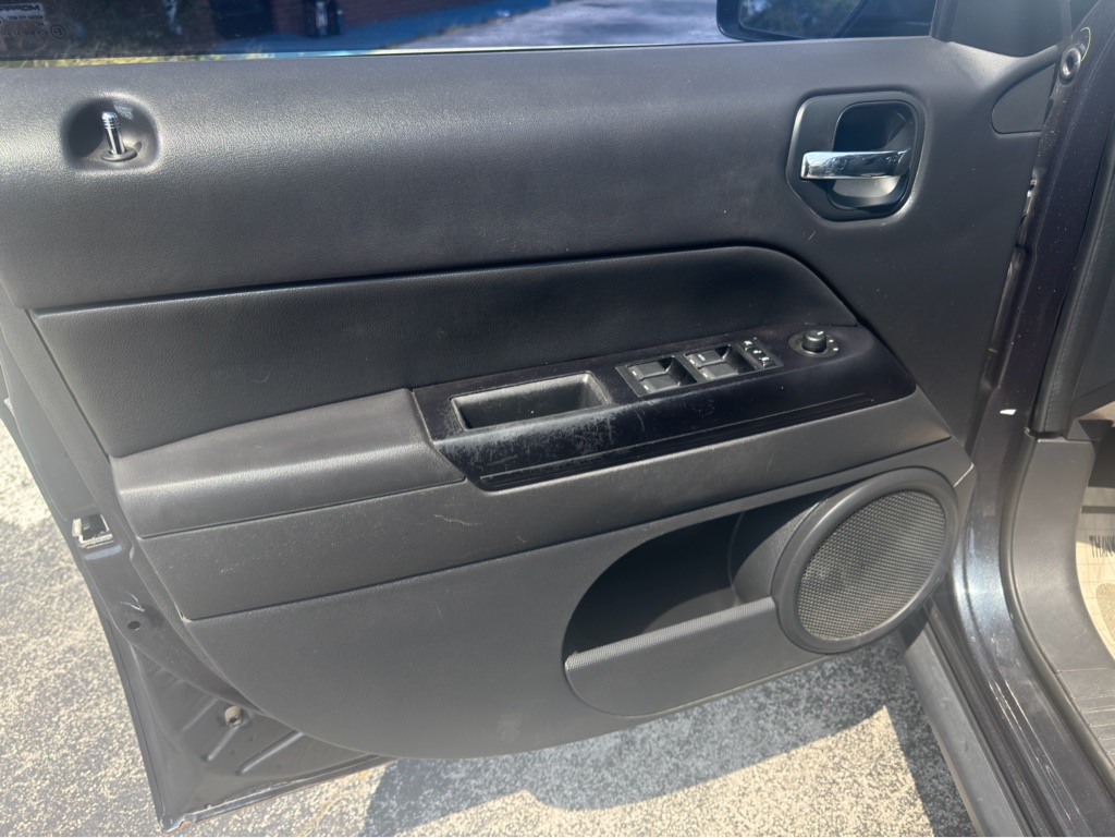 Photo 11 of this JEEP PATRIOT