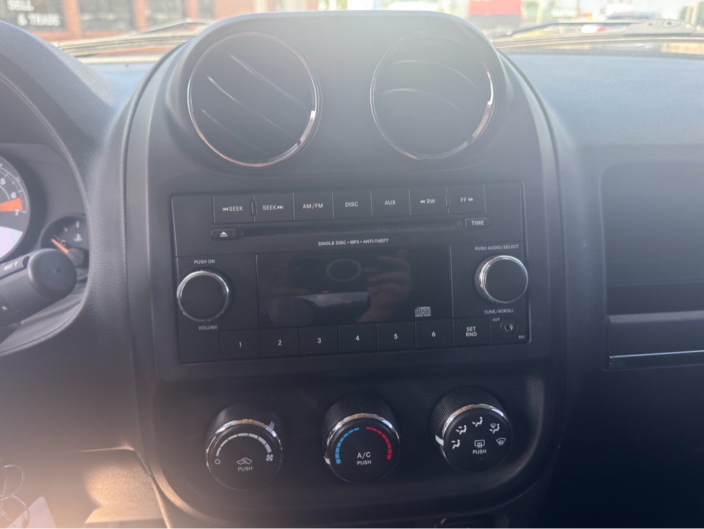 Photo 18 of this JEEP PATRIOT