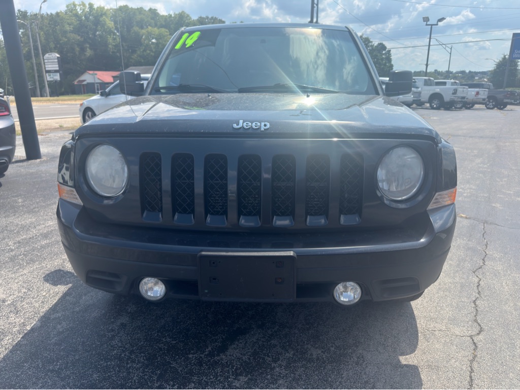 Photo 2 of this JEEP PATRIOT