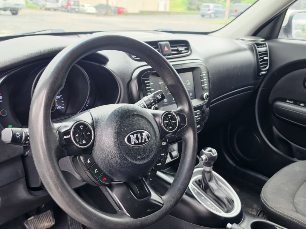 Photo 16 of this KIA SOUL