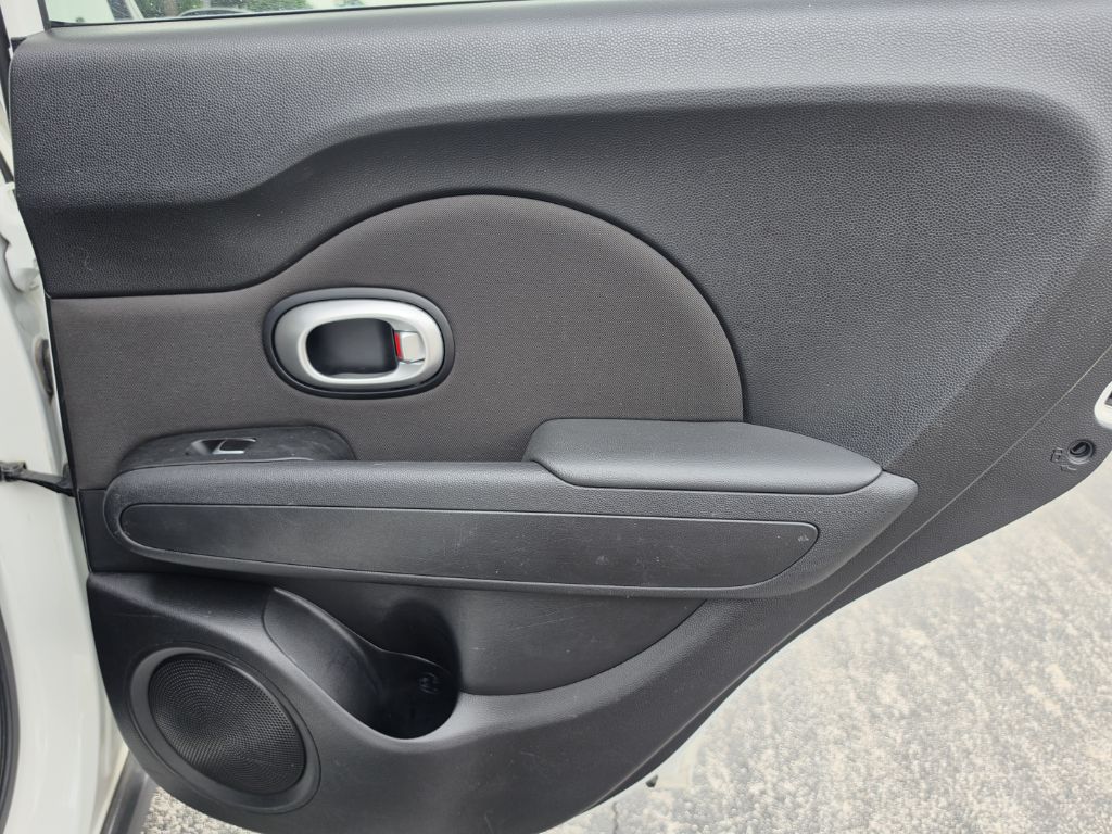 Photo 32 of this KIA SOUL