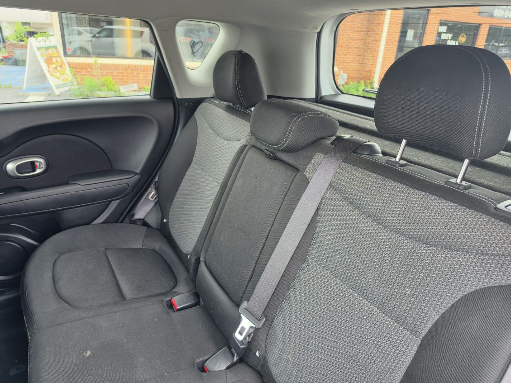 Photo 28 of this KIA SOUL