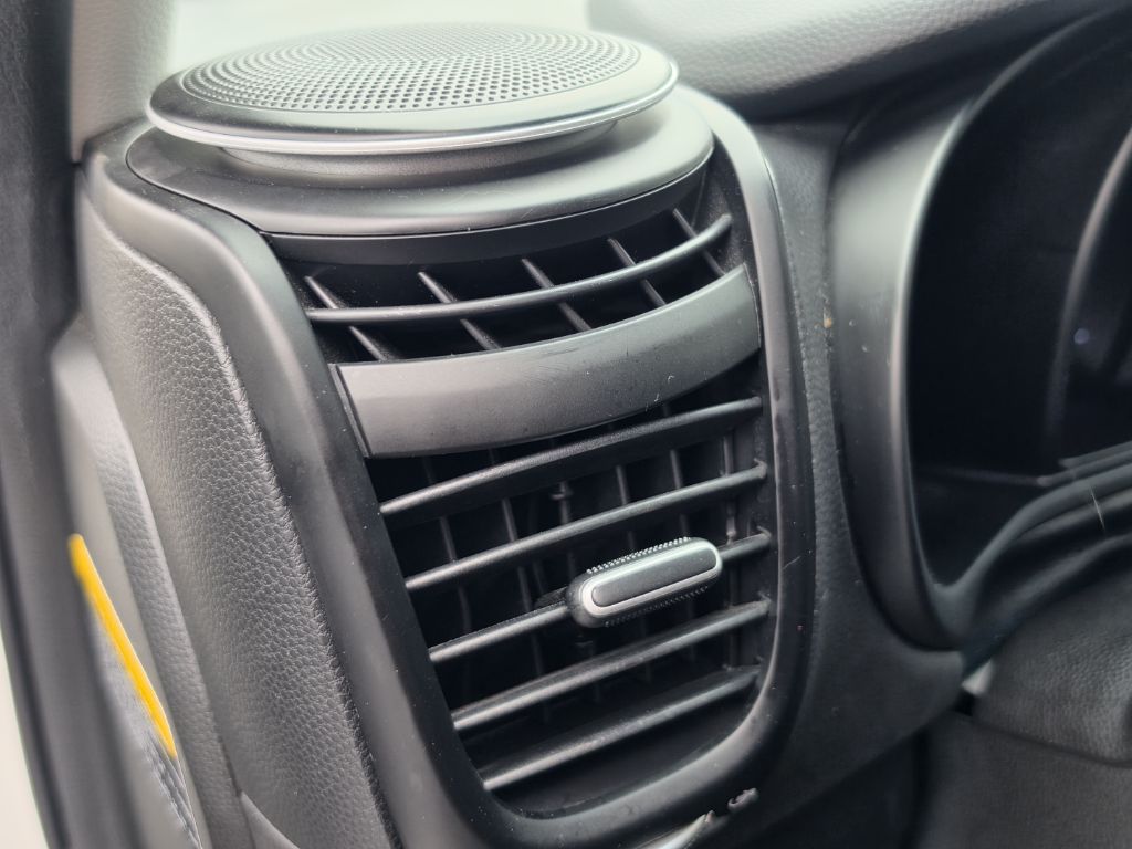 Photo 19 of this KIA SOUL