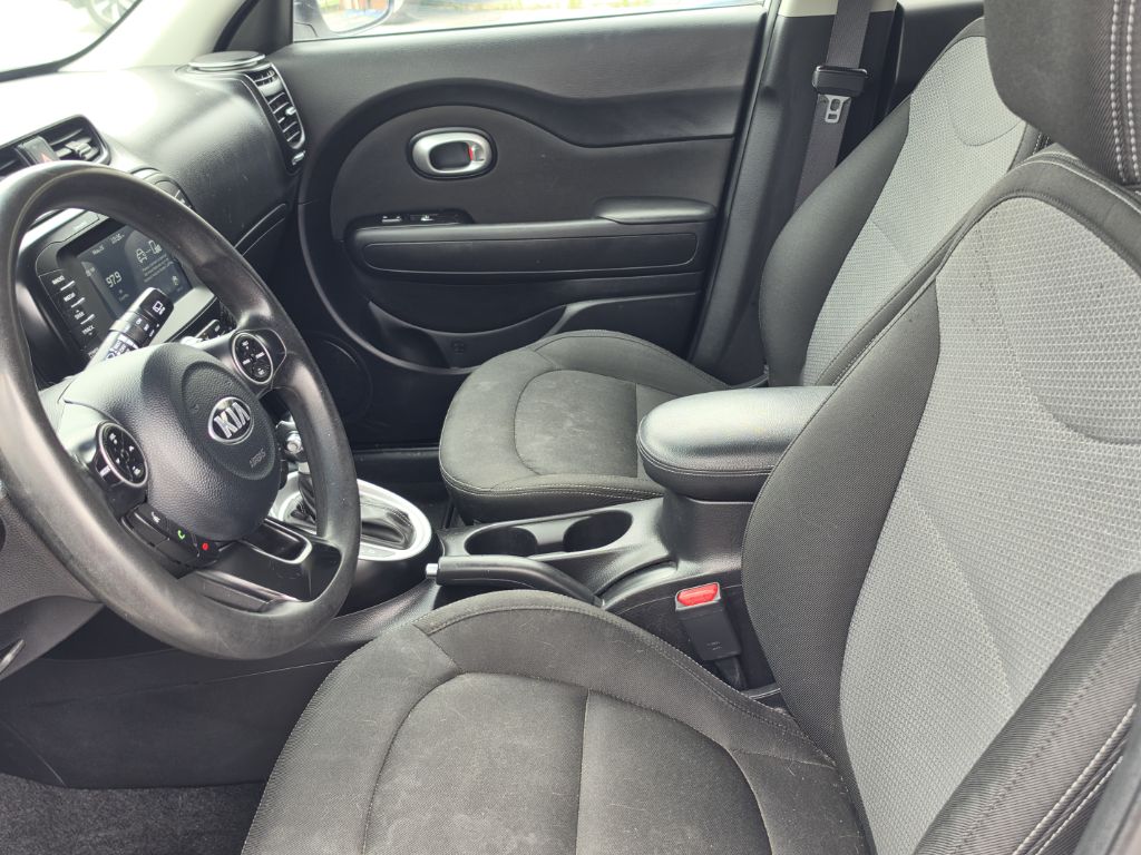 Photo 18 of this KIA SOUL