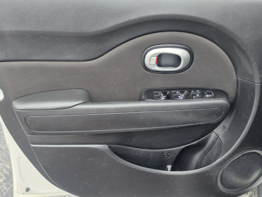 Photo 14 of this KIA SOUL