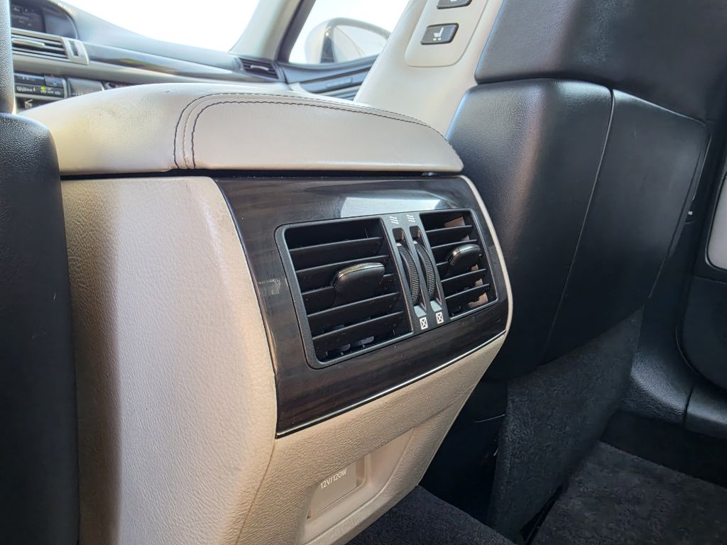 Photo 28 of this LEXUS LS