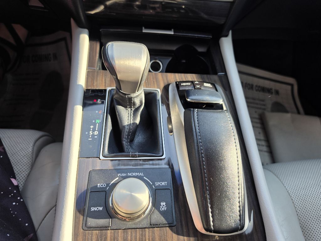 Photo 36 of this LEXUS LS