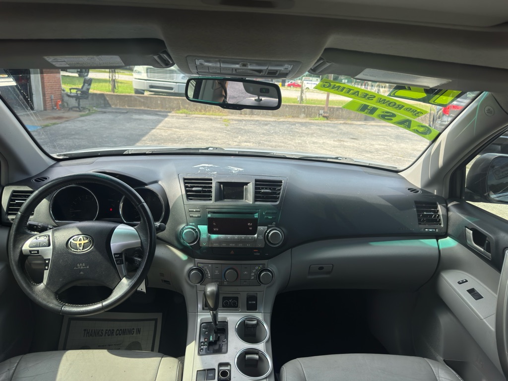 Photo 22 of this TOYOTA HIGHLANDER