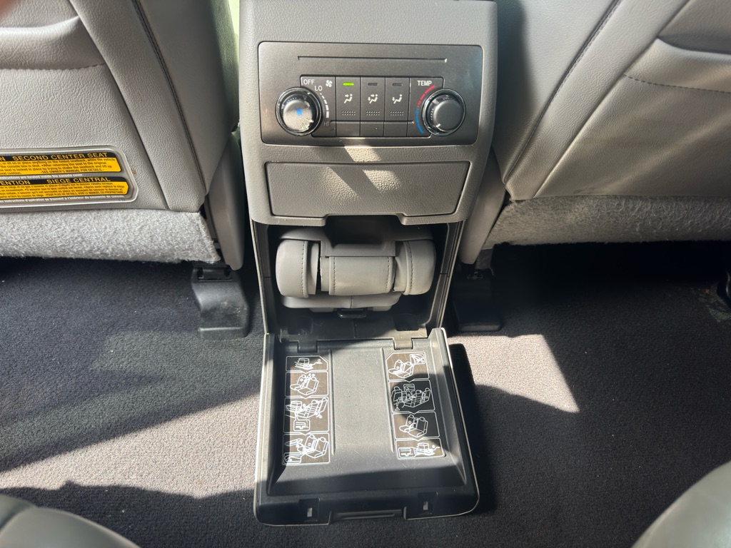 Photo 26 of this TOYOTA HIGHLANDER