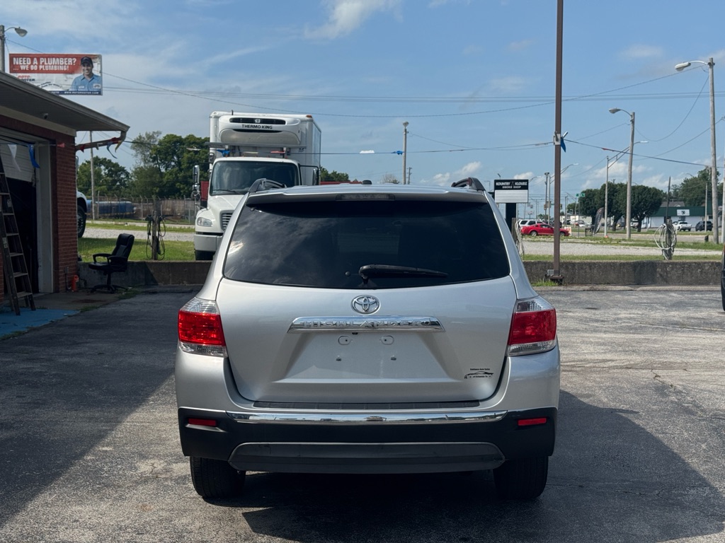 Photo 8 of this TOYOTA HIGHLANDER