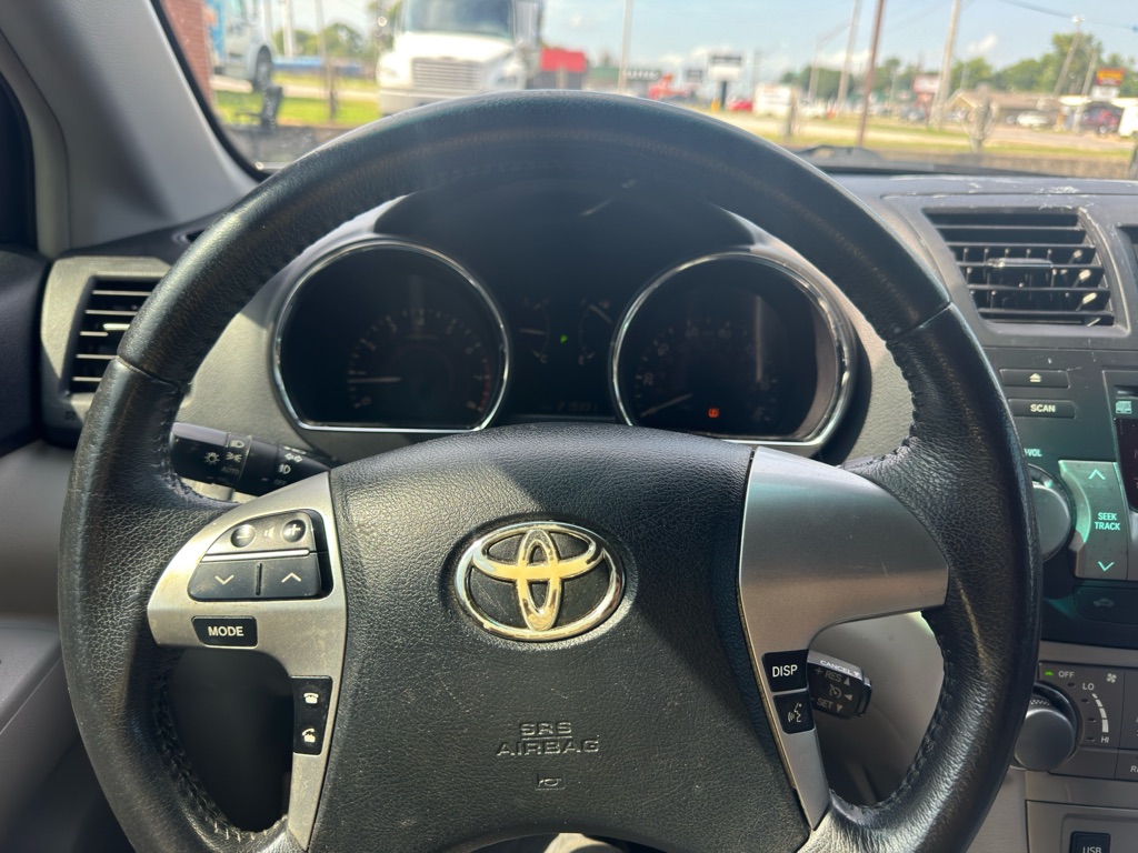 Photo 18 of this TOYOTA HIGHLANDER