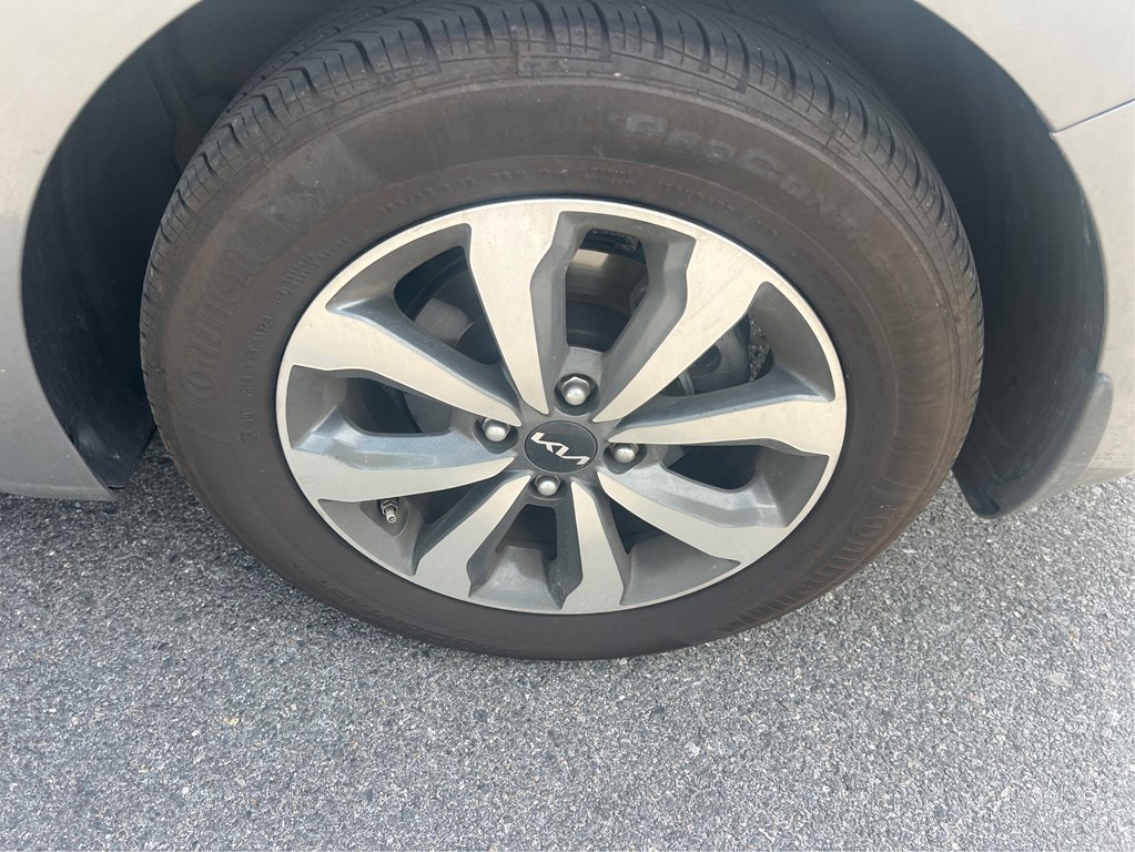 Photo 18 of this KIA RIO