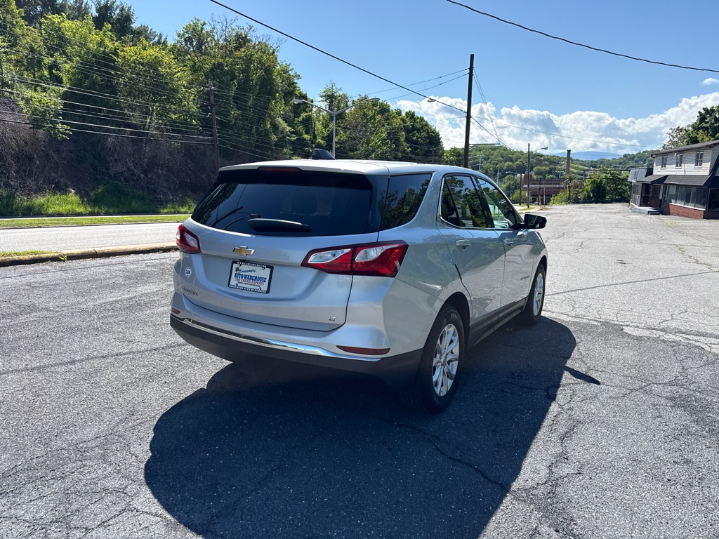 Photo 3 of this CHEVROLET EQUINOX