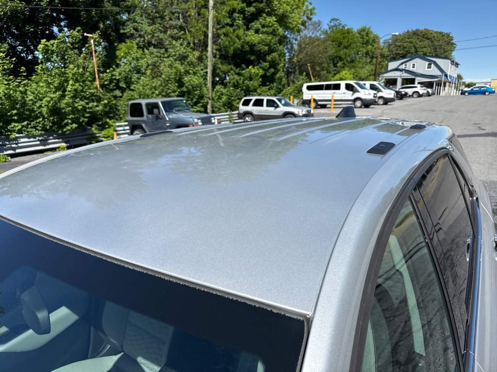 Photo 8 of this CHEVROLET EQUINOX