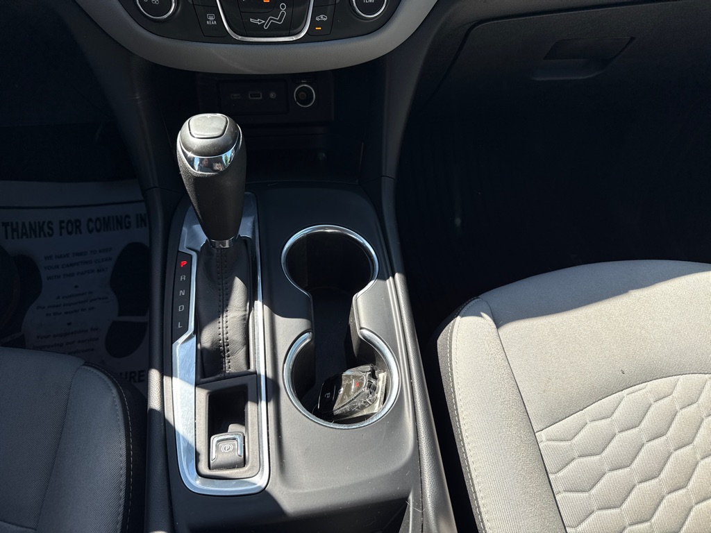 Photo 15 of this CHEVROLET EQUINOX