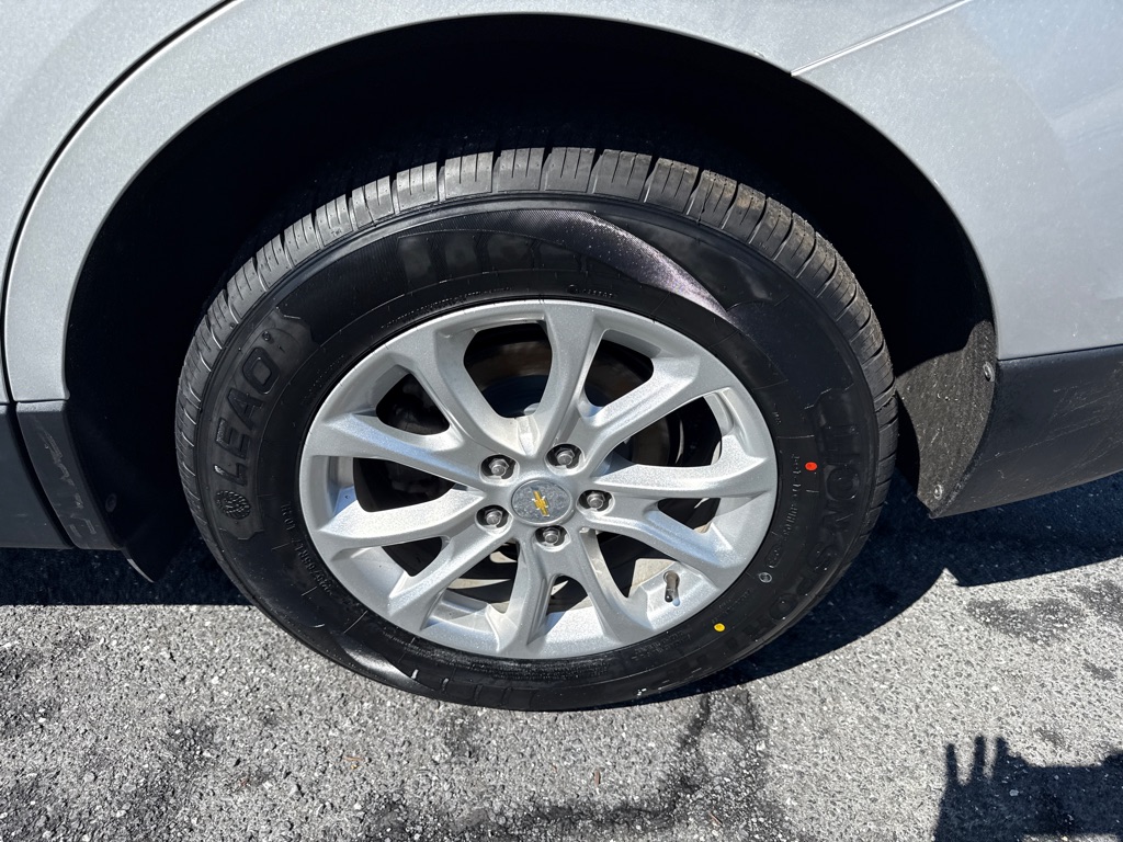 Photo 10 of this CHEVROLET EQUINOX