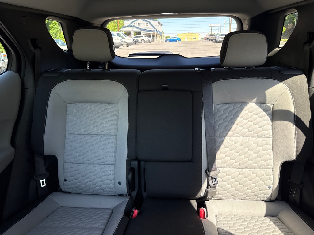 Photo 13 of this CHEVROLET EQUINOX