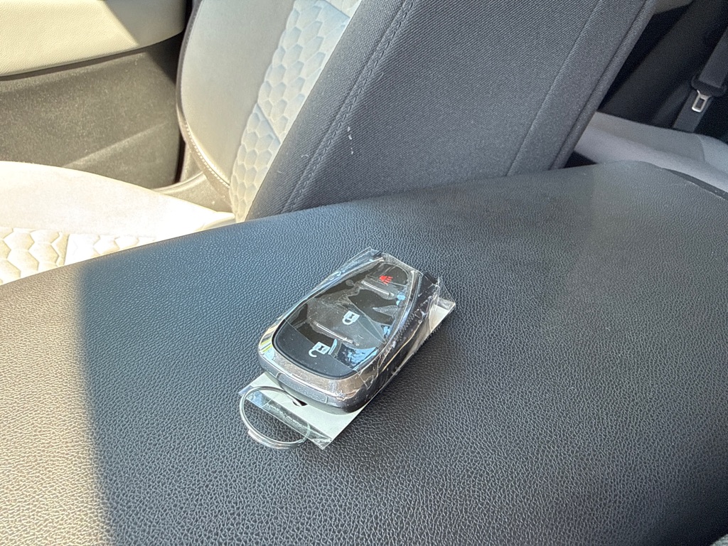 Photo 21 of this CHEVROLET EQUINOX
