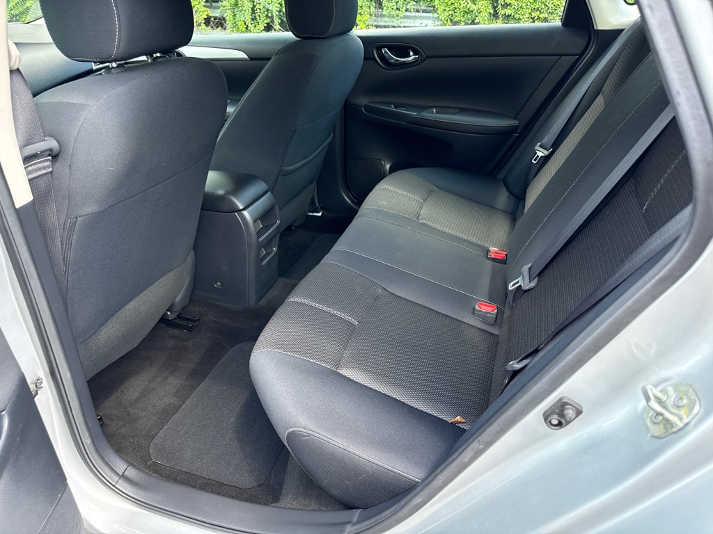 Photo 6 of this NISSAN SENTRA