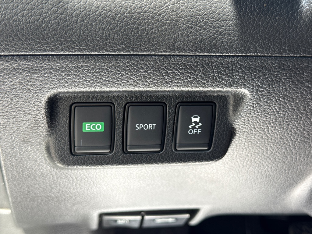 Photo 18 of this NISSAN SENTRA