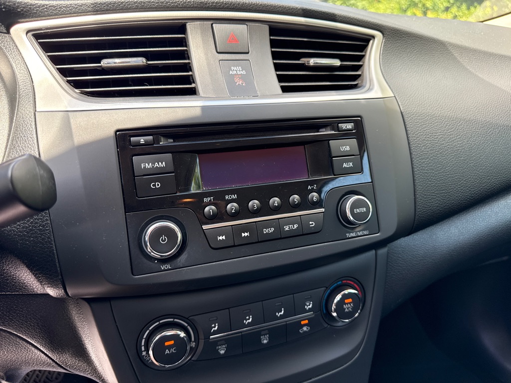 Photo 13 of this NISSAN SENTRA