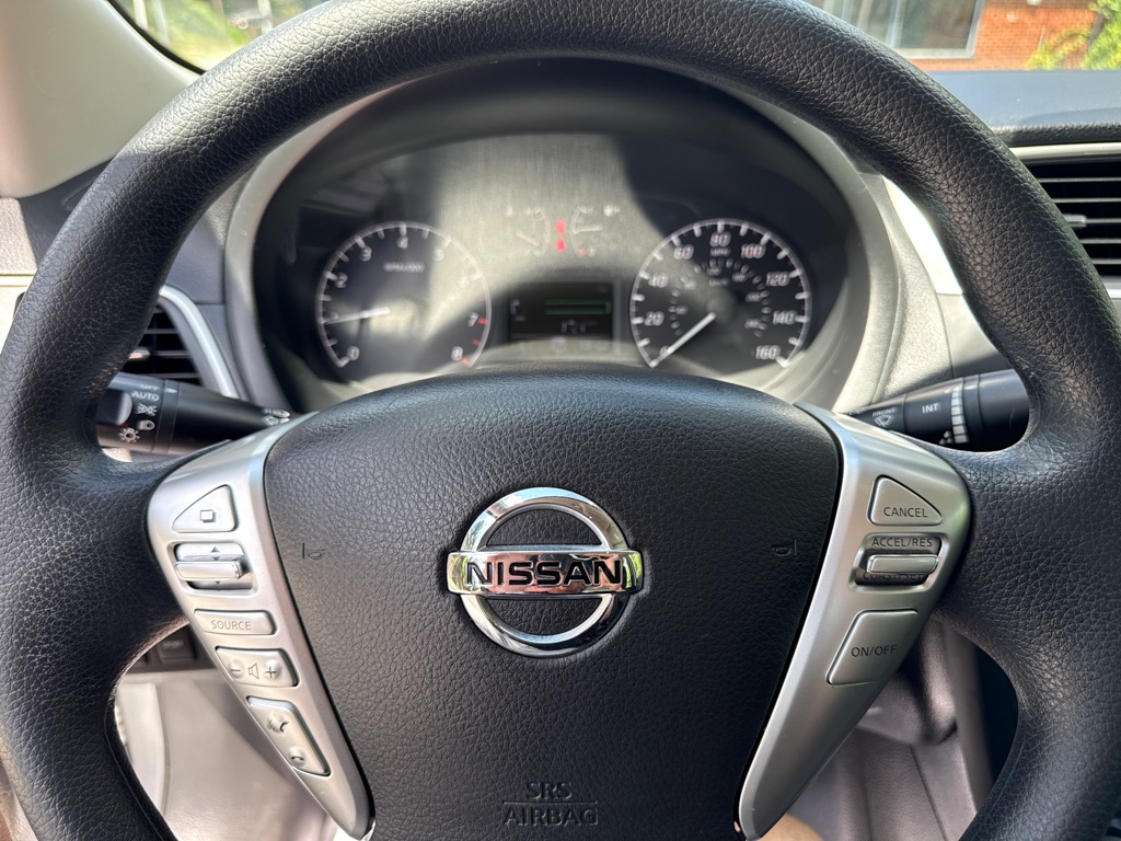 Photo 16 of this NISSAN SENTRA