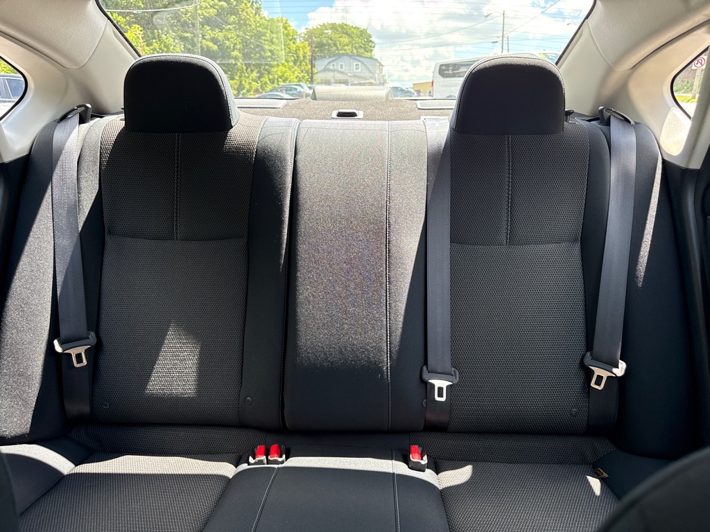 Photo 12 of this NISSAN SENTRA