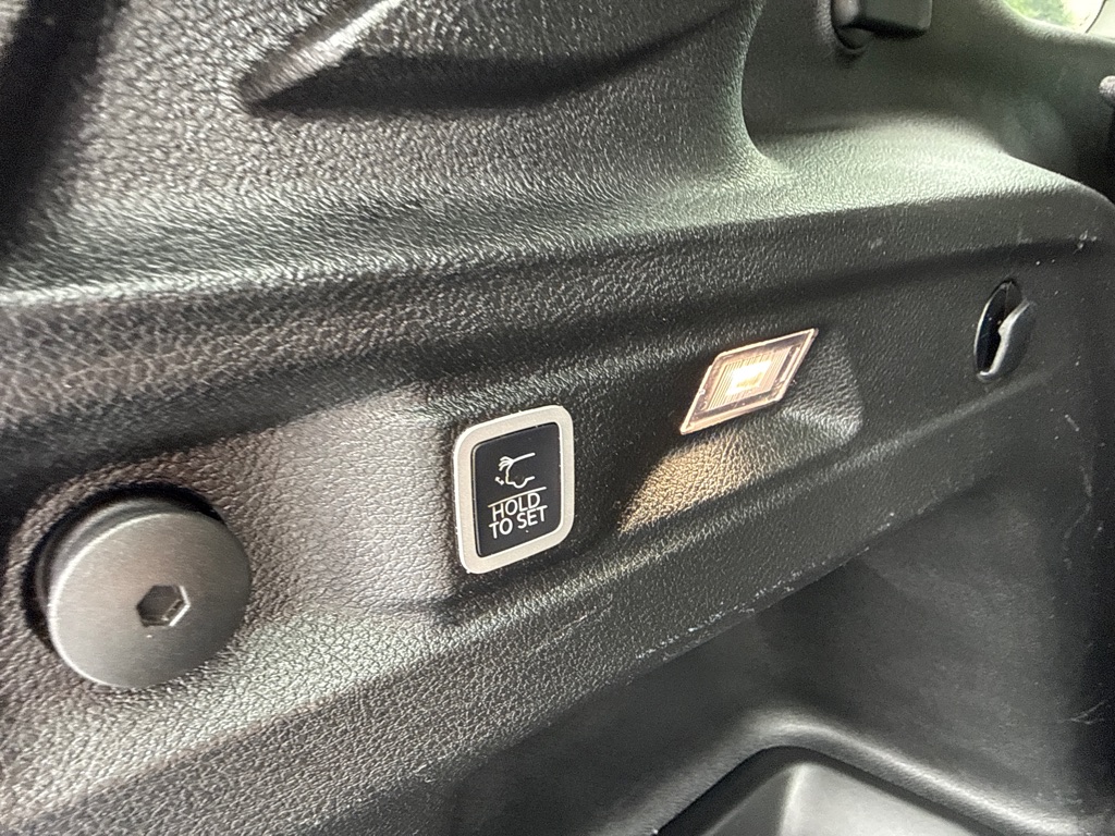Photo 11 of this JEEP GRAND CHEROKEE