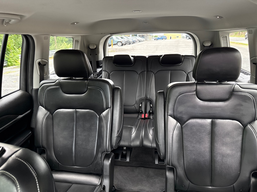 Photo 15 of this JEEP GRAND CHEROKEE
