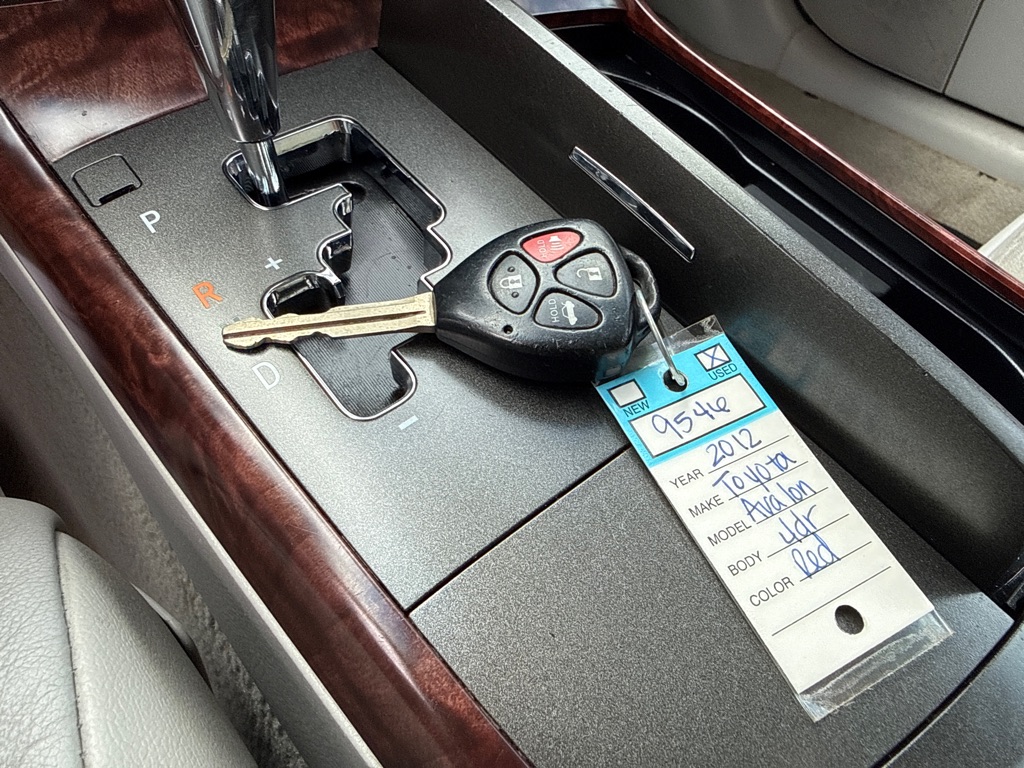 Photo 21 of this TOYOTA AVALON