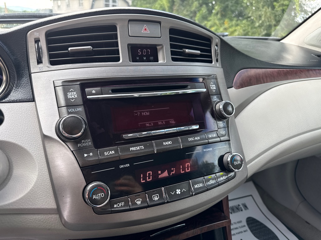 Photo 13 of this TOYOTA AVALON