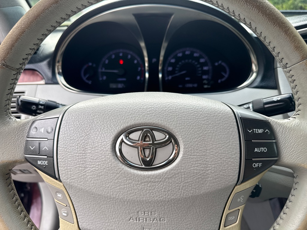 Photo 16 of this TOYOTA AVALON