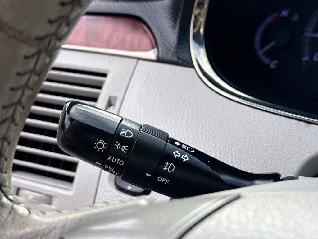 Photo 17 of this TOYOTA AVALON