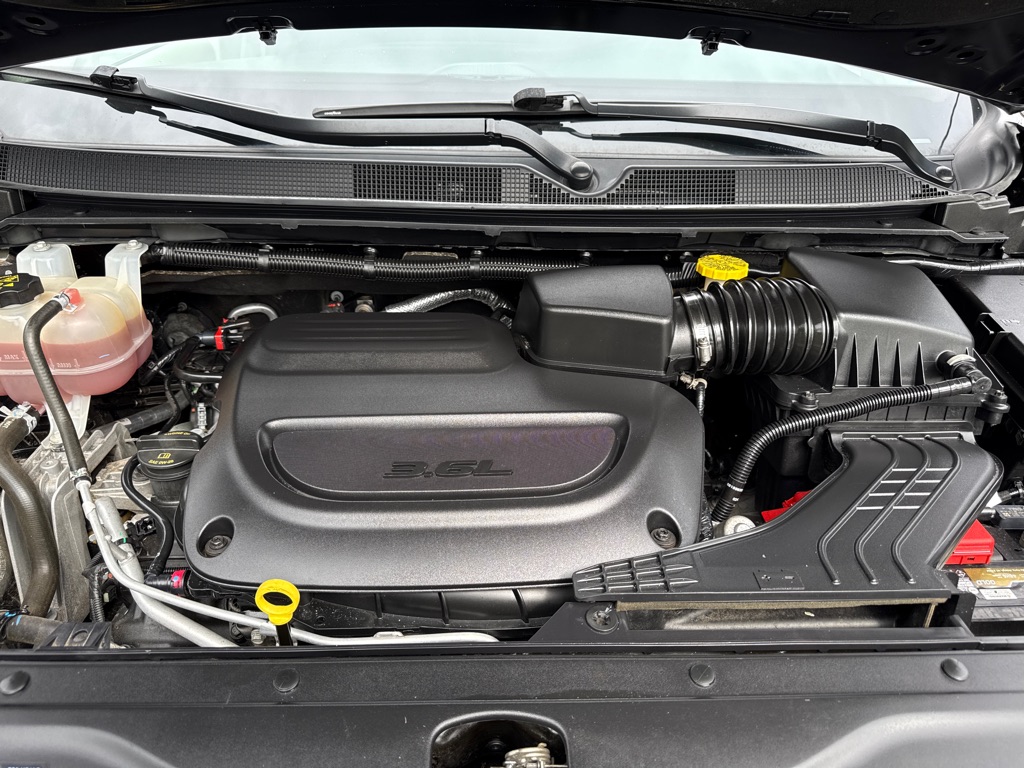 Photo 8 of this CHRYSLER VOYAGER