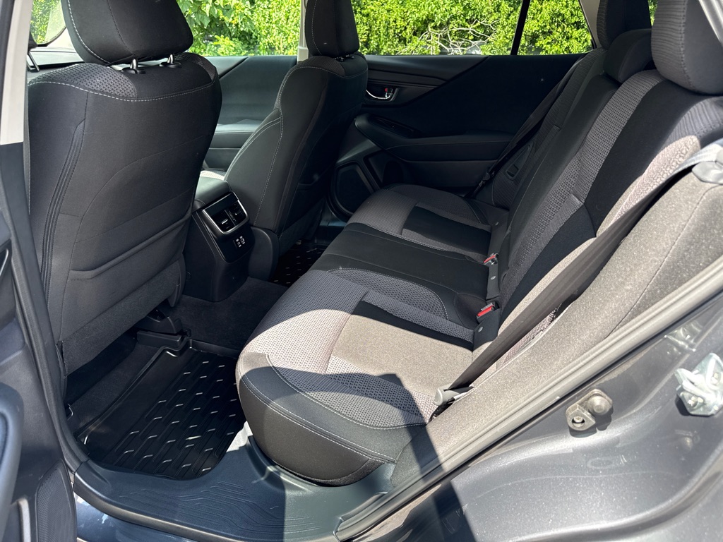Photo 10 of this SUBARU OUTBACK