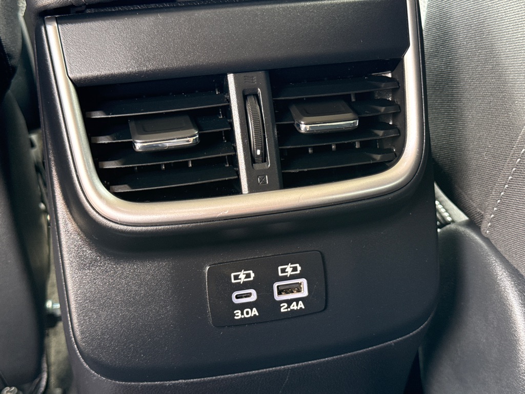 Photo 16 of this SUBARU OUTBACK