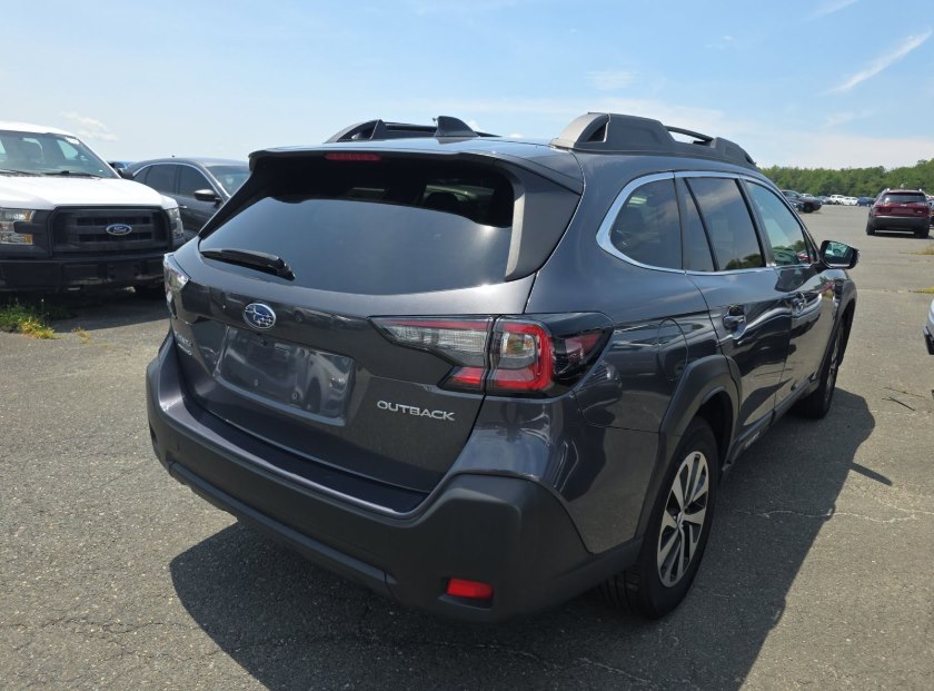 Photo 2 of this SUBARU OUTBACK