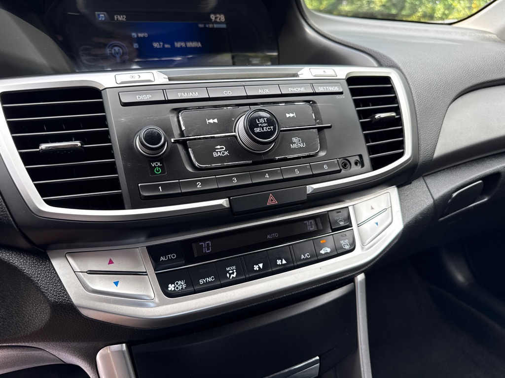 Photo 14 of this HONDA ACCORD